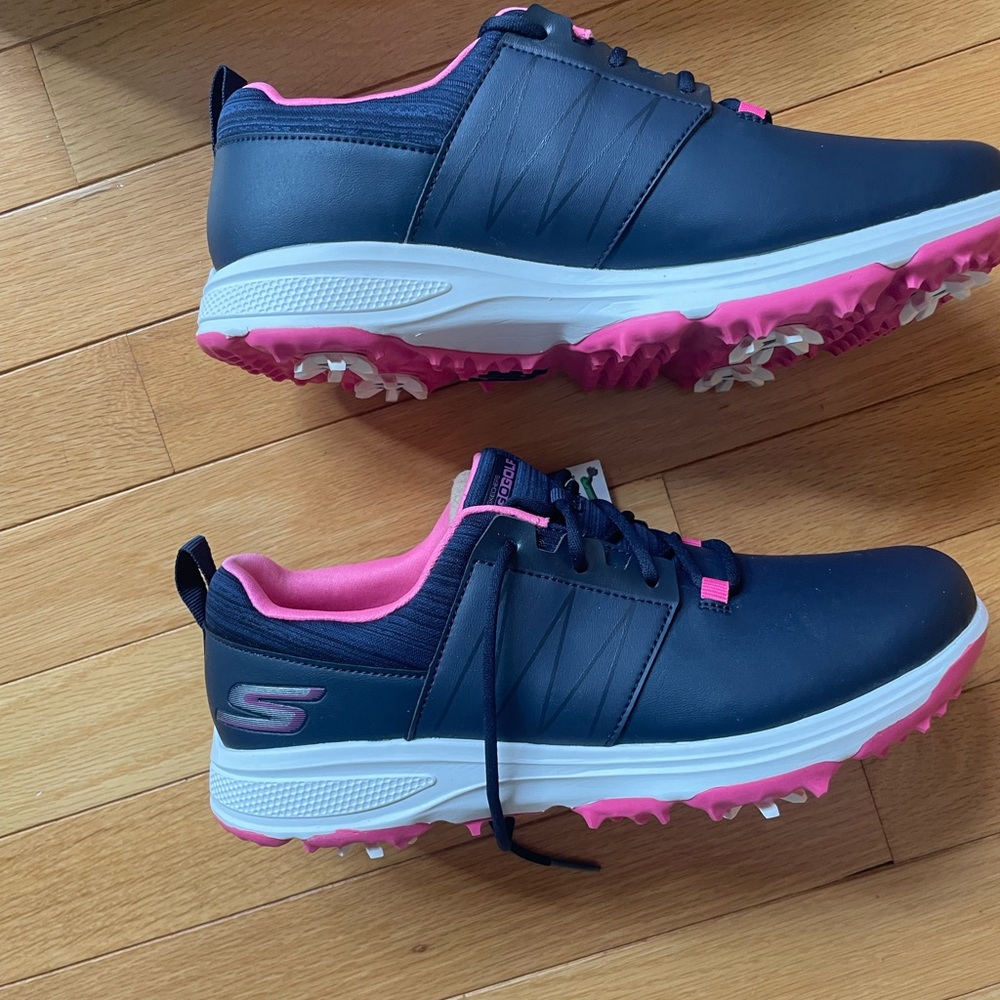 Skechers Navy and Pink GOLF Sneakers - new with tags - Size 6 kids - ladies 7.5 - Picture 2 of 5